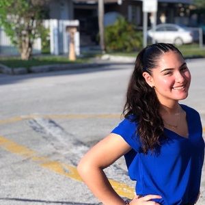 Meet your Posher, Dalia